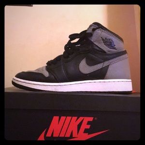Air Jordan 1s size 4y